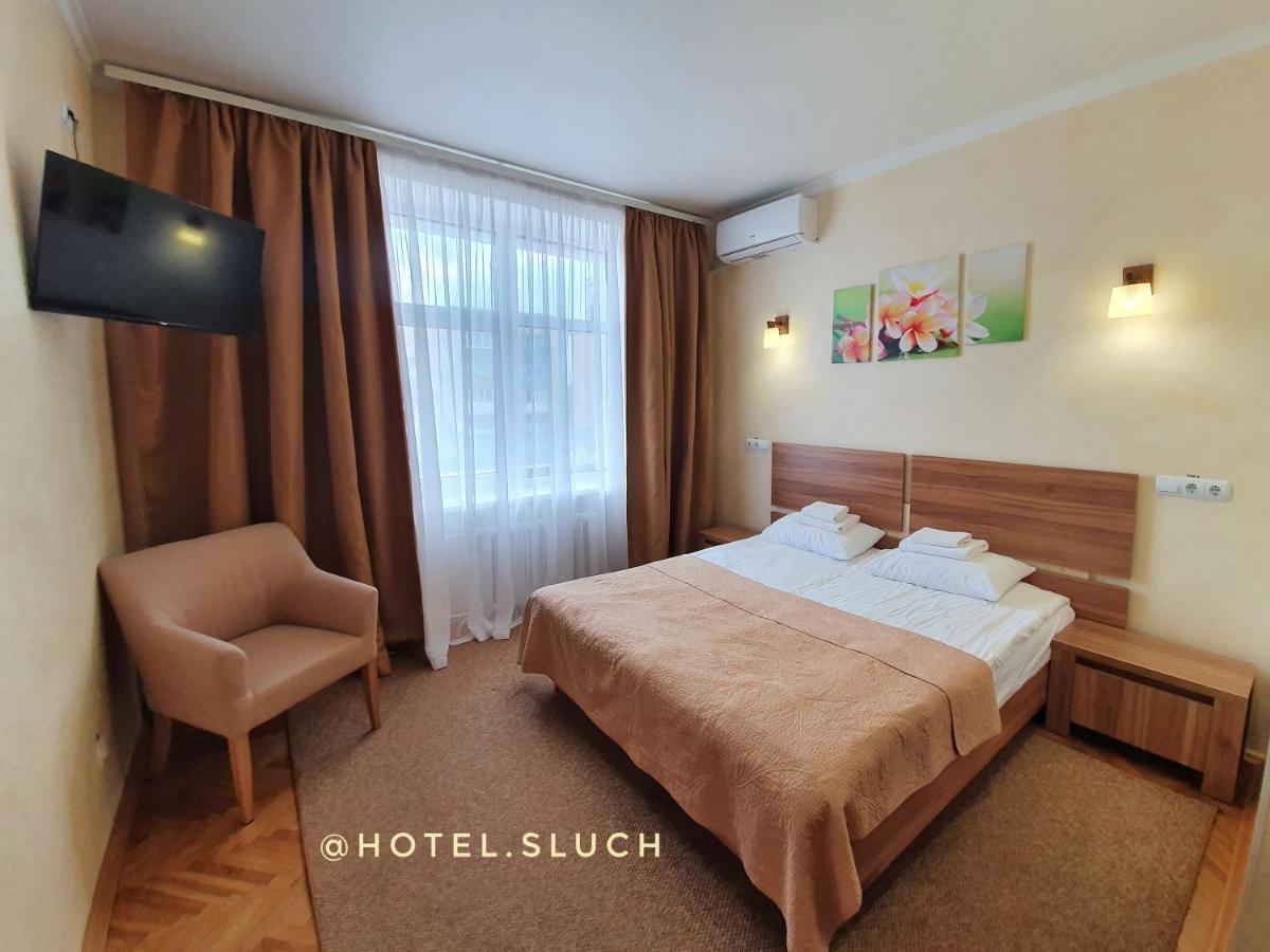 Hotel Sluch Starokostyantyniv Esterno foto