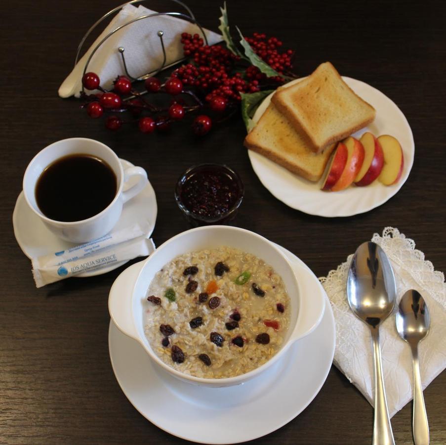 Hotel Sluch Starokostyantyniv Esterno foto