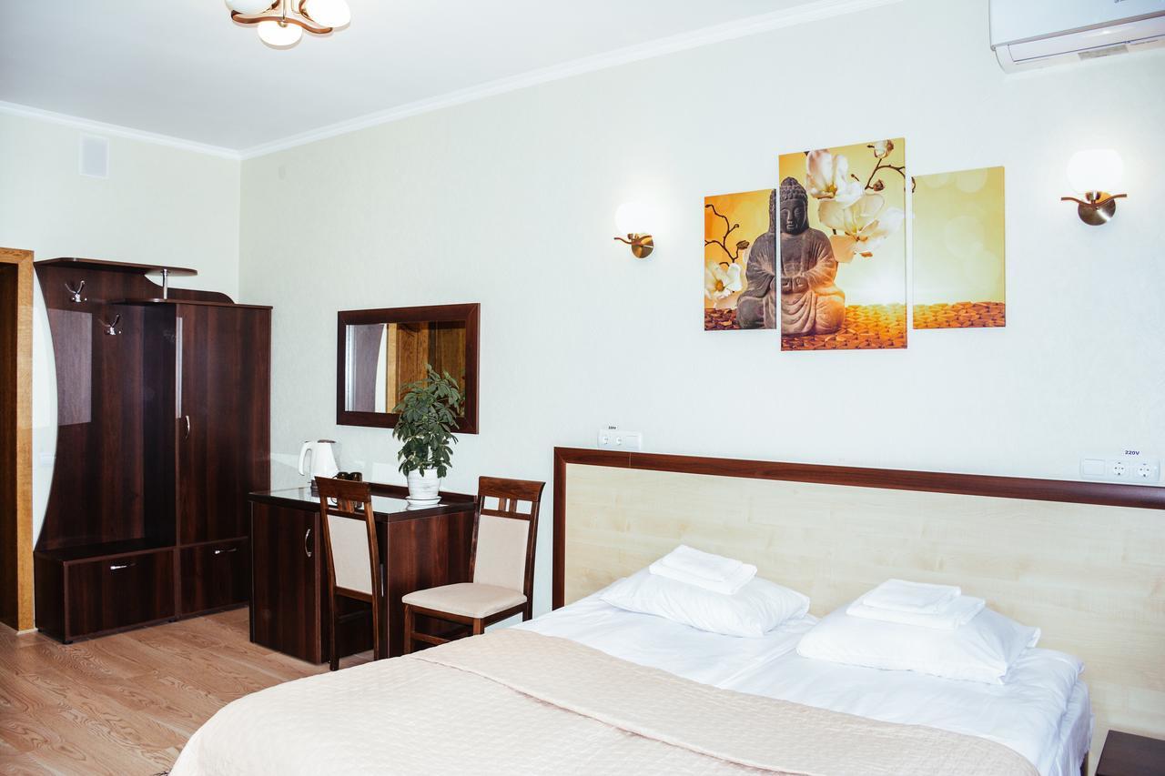 Hotel Sluch Starokostyantyniv Esterno foto